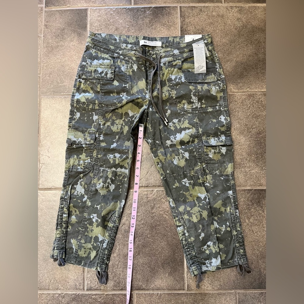 Windriver pants capris crops size 8 camouflage mid rise green grey trousers - Picture 7 of 11